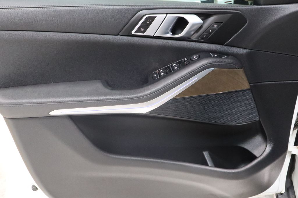 Photo 10 of this BMW X5