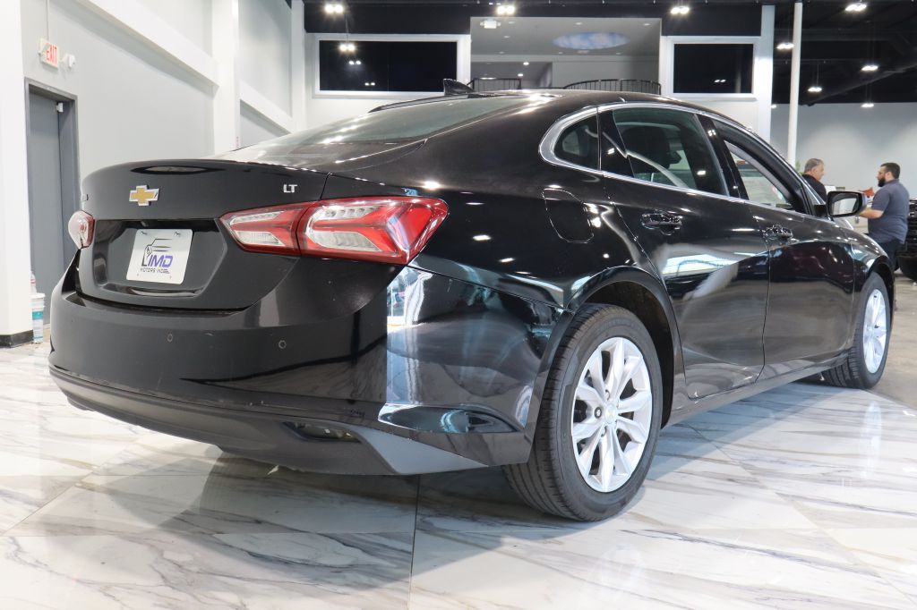 Photo 6 of this CHEVROLET MALIBU