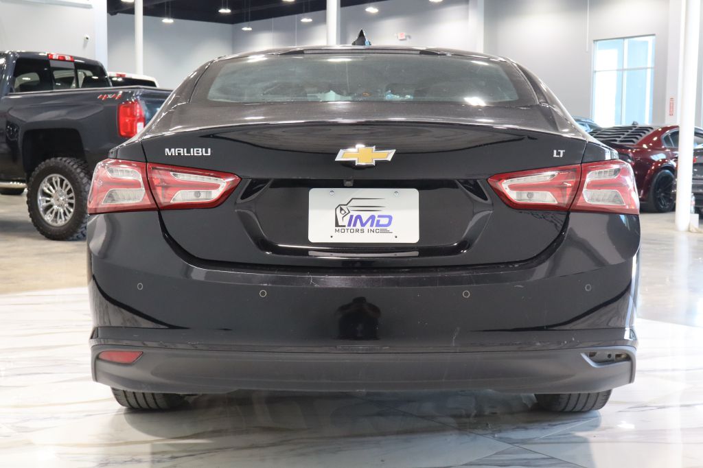 Photo 7 of this CHEVROLET MALIBU
