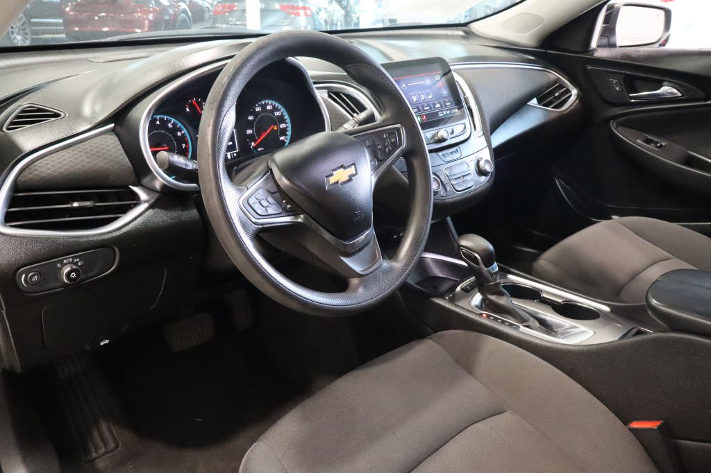 Photo 11 of this CHEVROLET MALIBU