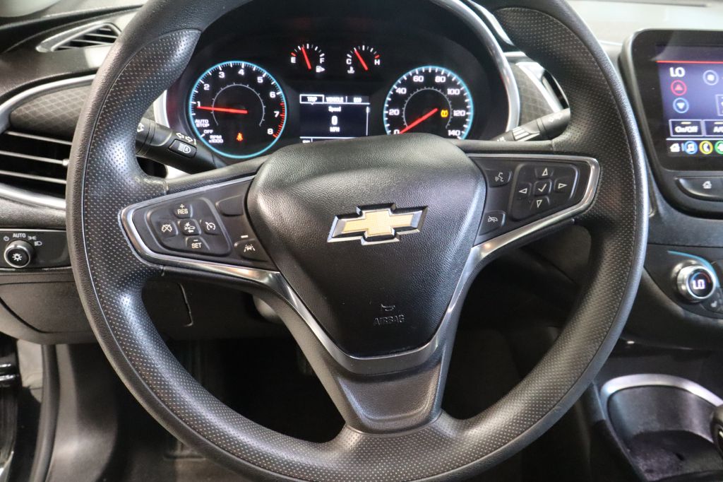 Photo 12 of this CHEVROLET MALIBU
