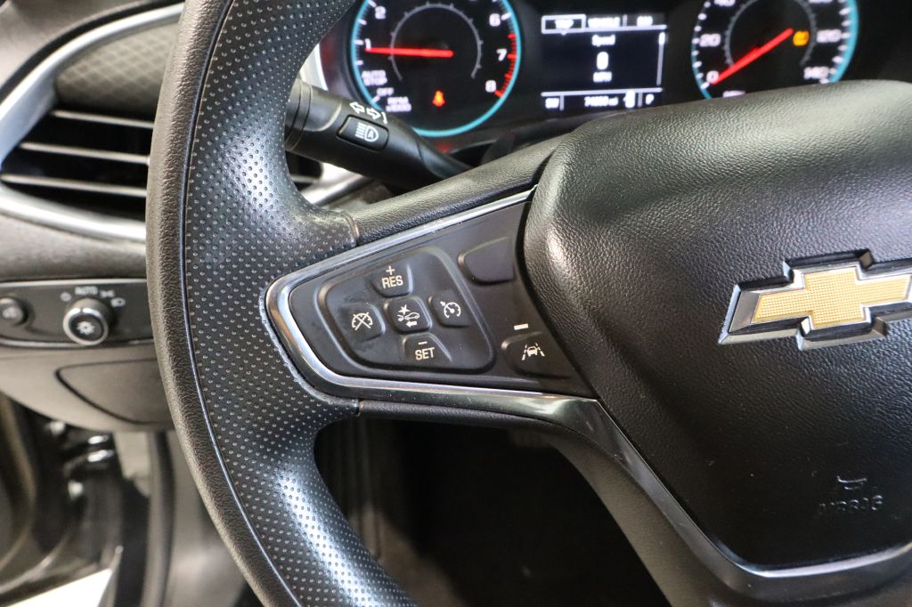 Photo 13 of this CHEVROLET MALIBU