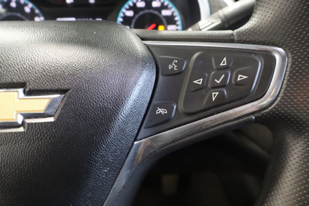 Photo 14 of this CHEVROLET MALIBU
