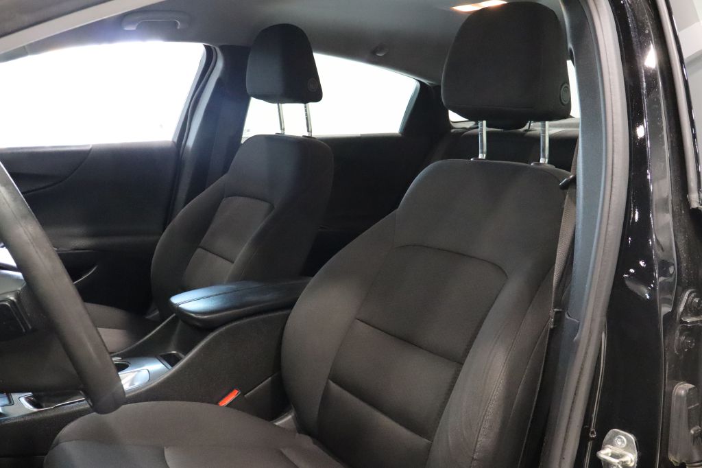 Photo 21 of this CHEVROLET MALIBU