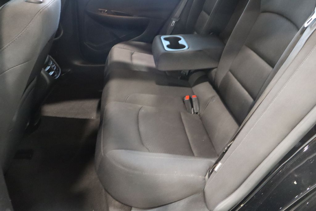 Photo 22 of this CHEVROLET MALIBU