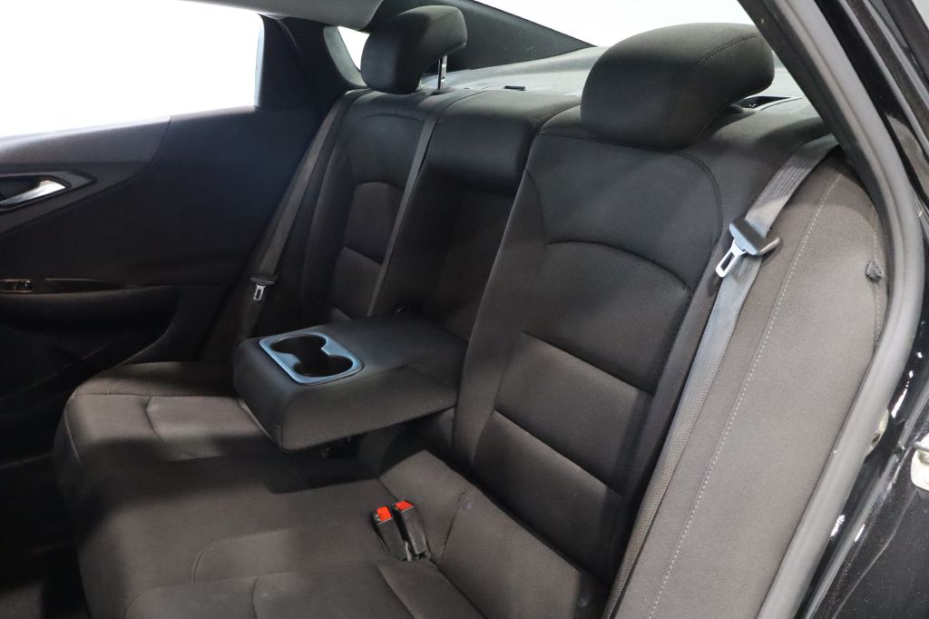 Photo 23 of this CHEVROLET MALIBU