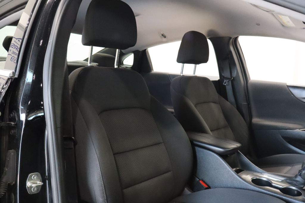 Photo 26 of this CHEVROLET MALIBU