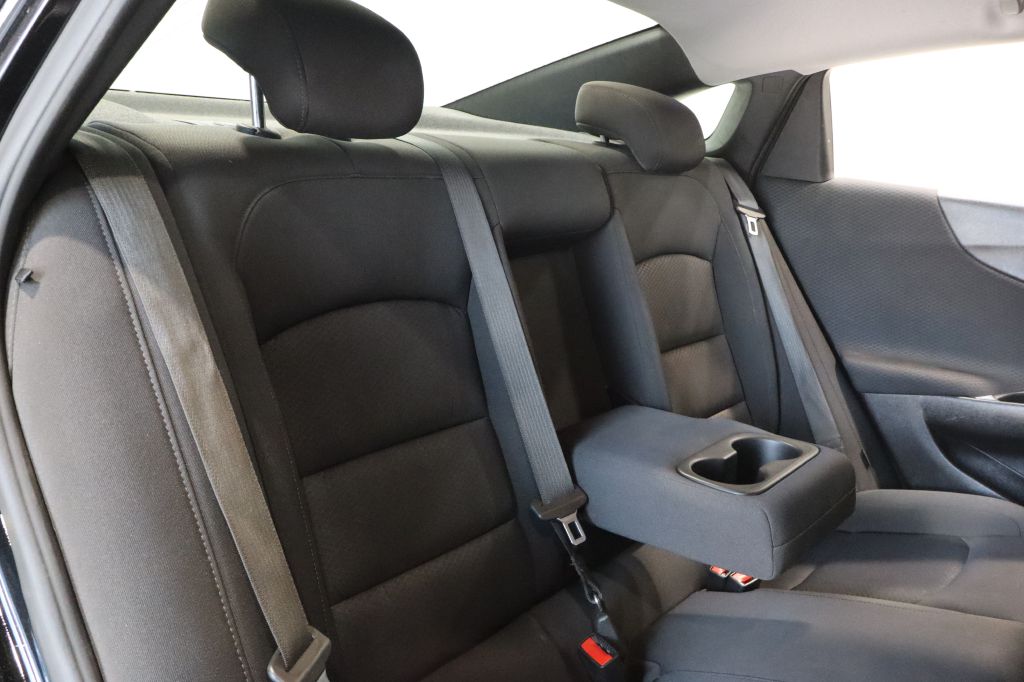 Photo 28 of this CHEVROLET MALIBU