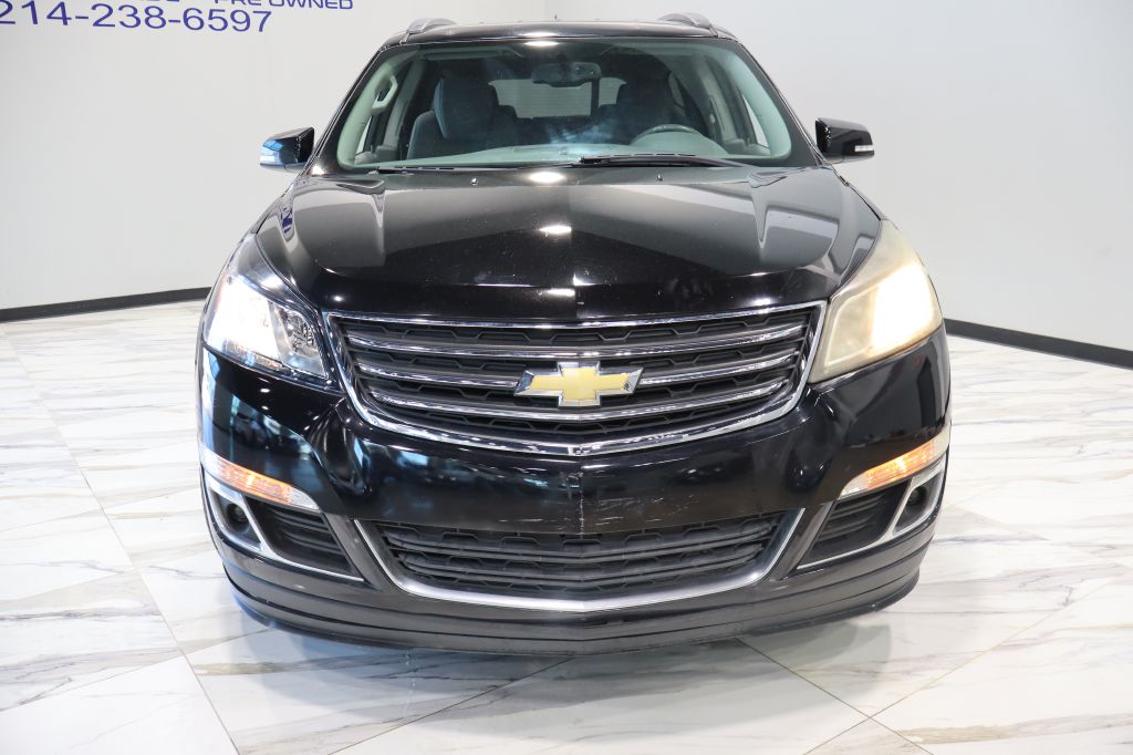 Photo 2 of this CHEVROLET TRAVERSE