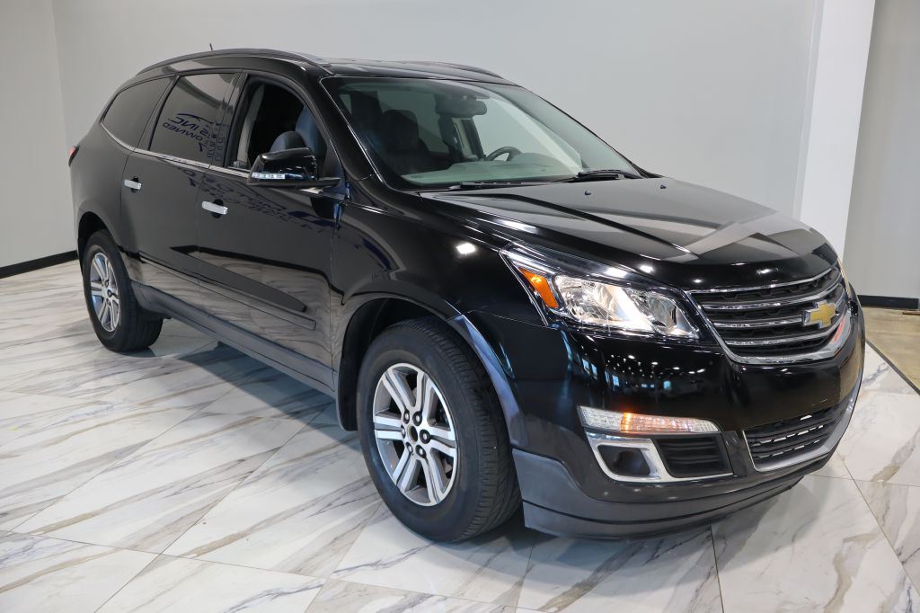 Photo 3 of this CHEVROLET TRAVERSE