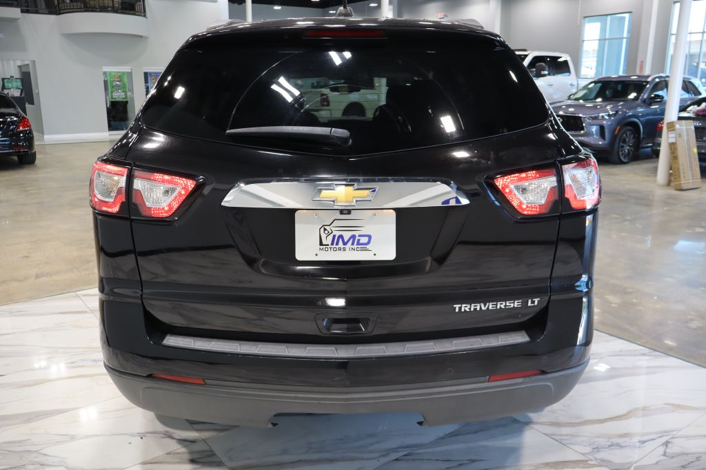Photo 6 of this CHEVROLET TRAVERSE
