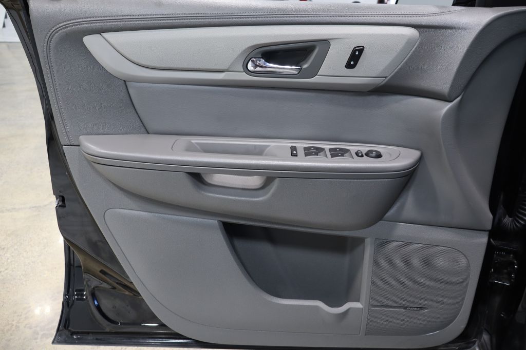 Photo 10 of this CHEVROLET TRAVERSE