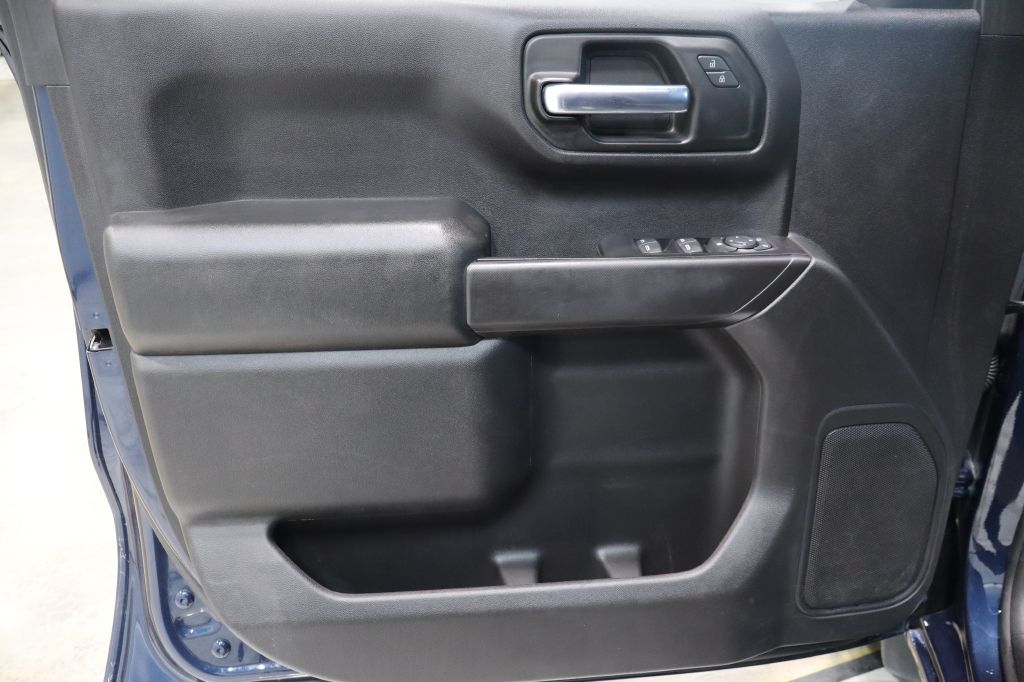 Photo 10 of this CHEVROLET SILVERADO 1500