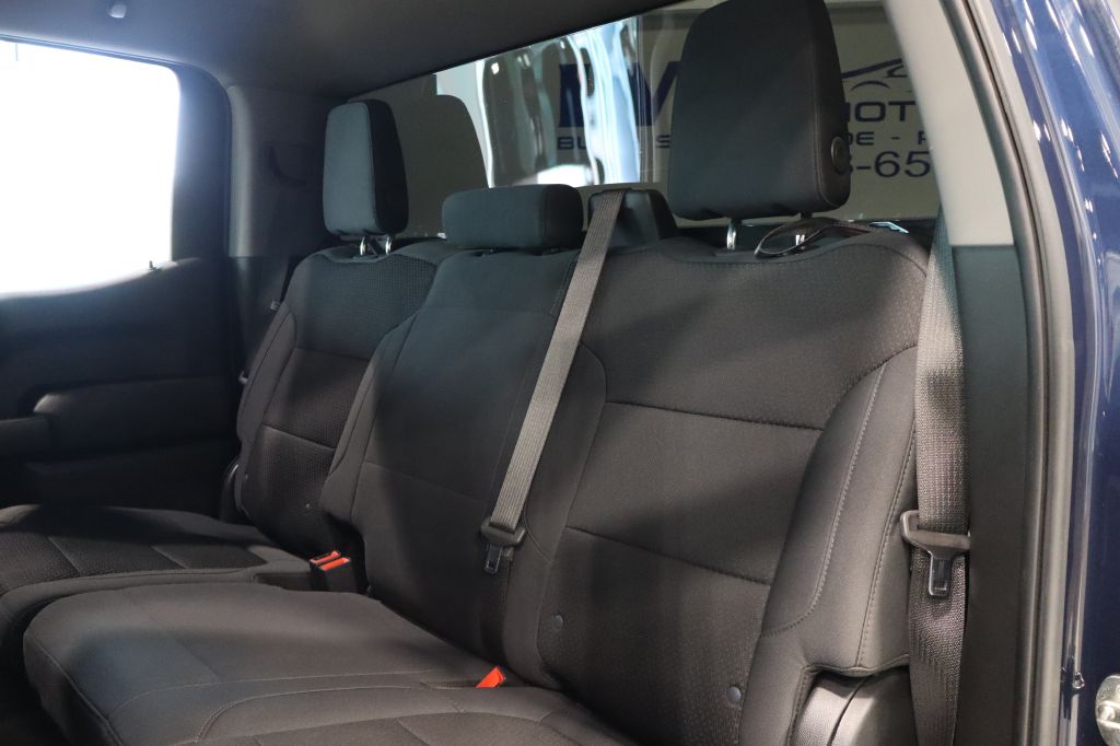 Photo 23 of this CHEVROLET SILVERADO 1500