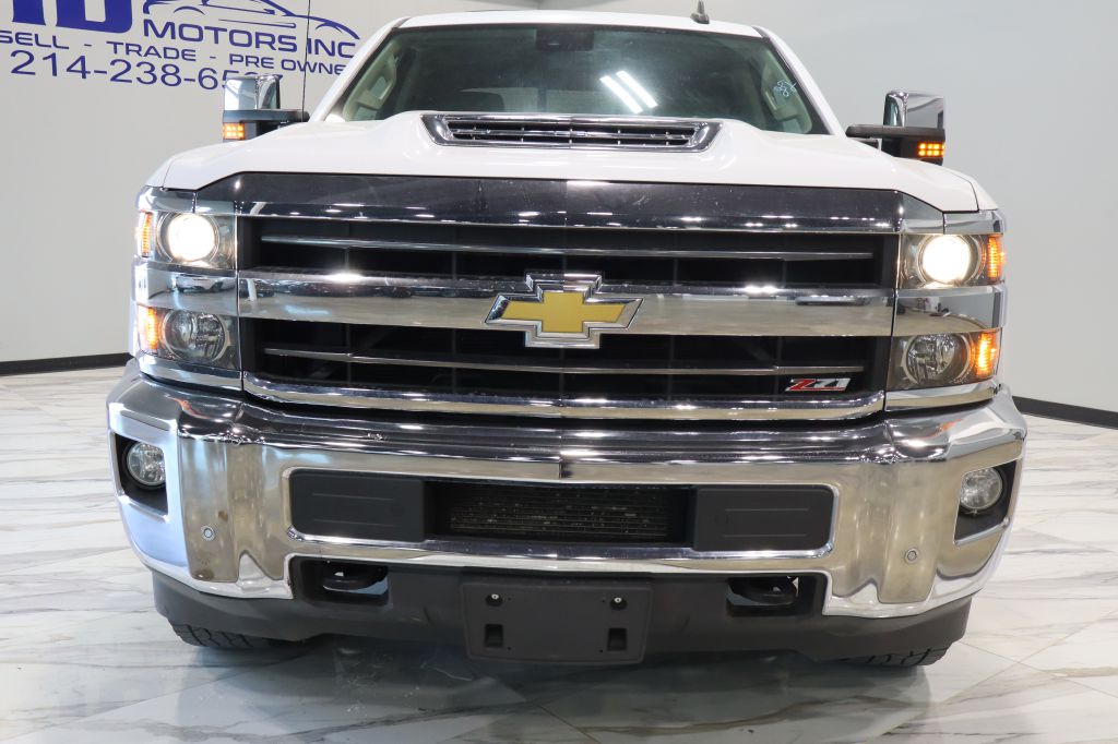 Photo 2 of this CHEVROLET SILVERADO 2500