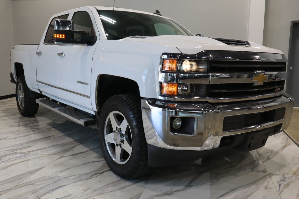 Photo 4 of this CHEVROLET SILVERADO 2500