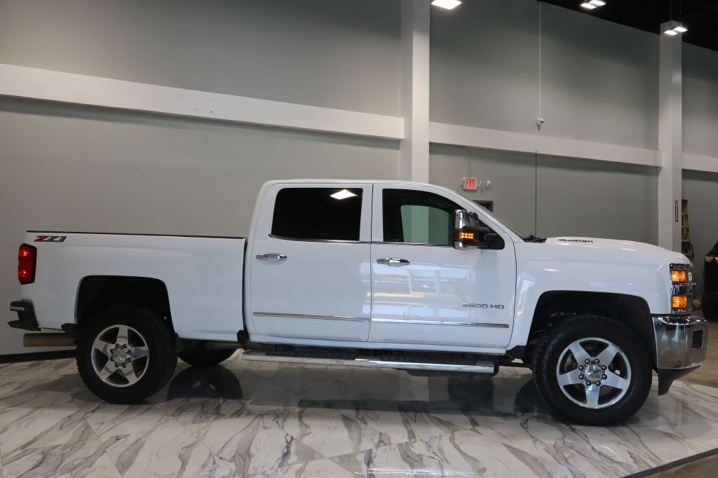 Photo 5 of this CHEVROLET SILVERADO 2500
