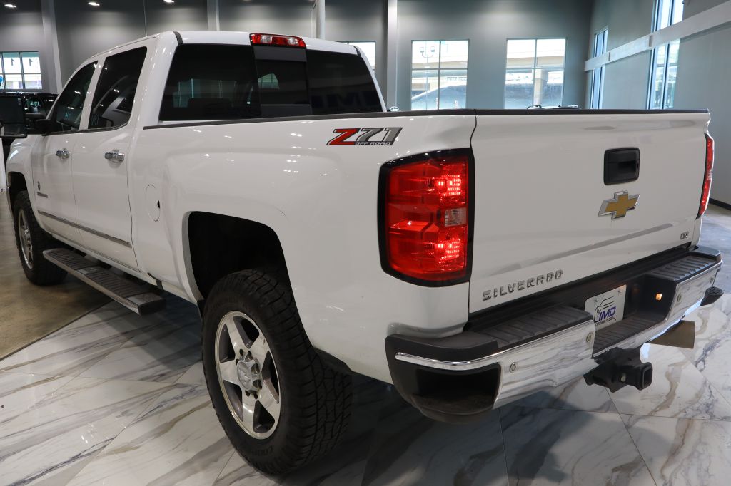 Photo 7 of this CHEVROLET SILVERADO 2500