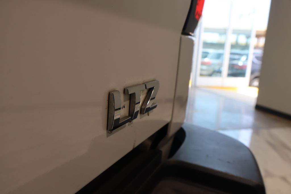 Photo 17 of this CHEVROLET SILVERADO 2500