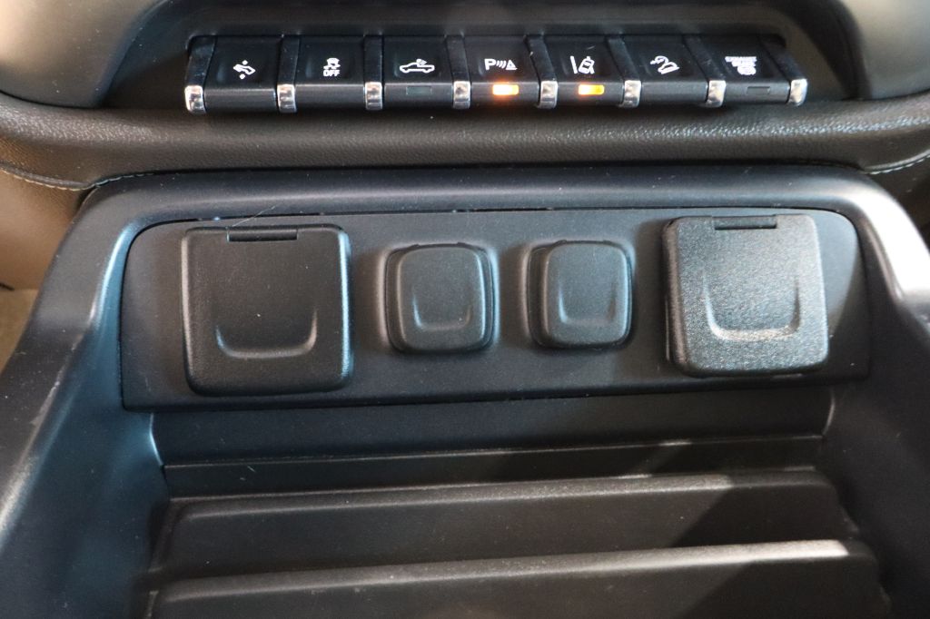 Photo 36 of this CHEVROLET SILVERADO 2500