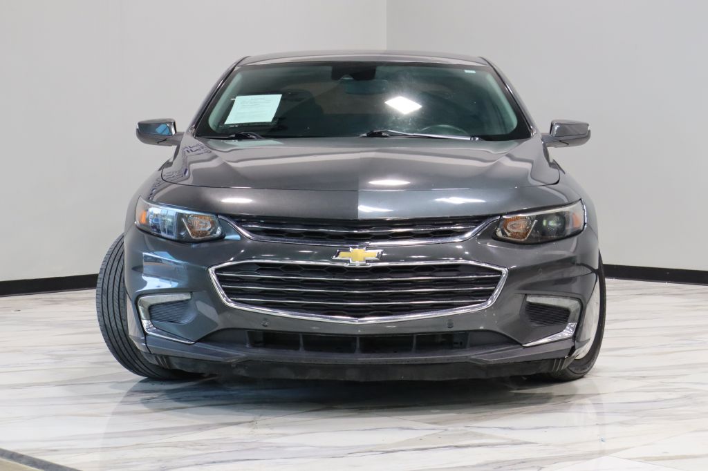 Photo 3 of this CHEVROLET MALIBU