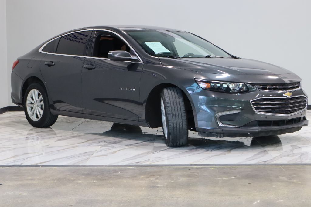 Photo 4 of this CHEVROLET MALIBU