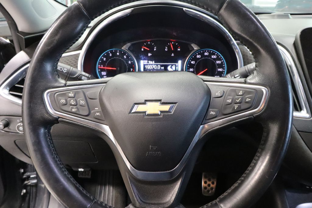 Photo 13 of this CHEVROLET MALIBU
