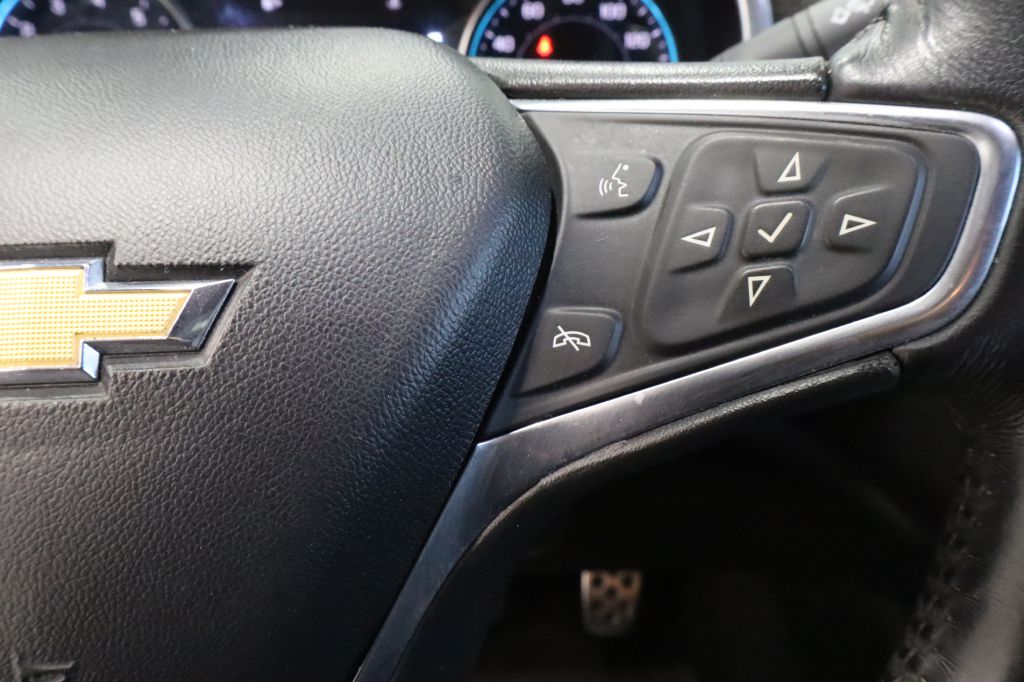 Photo 15 of this CHEVROLET MALIBU