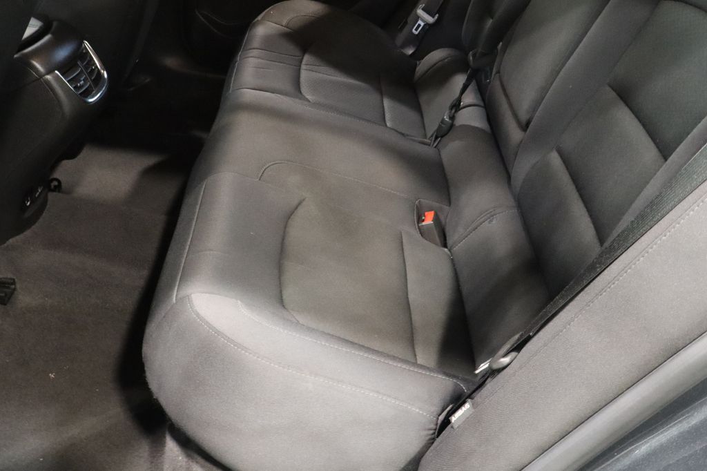 Photo 23 of this CHEVROLET MALIBU
