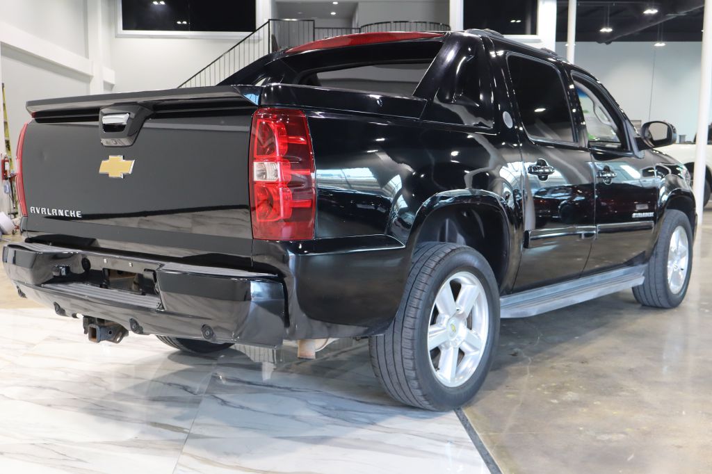 CHEVROLET AVALANCHE 2013 CHEVROLET AVALANCHE 3GNMCEE05DG175108