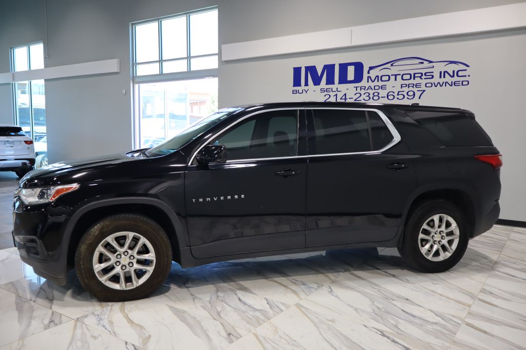 Photo 2 of this CHEVROLET TRAVERSE