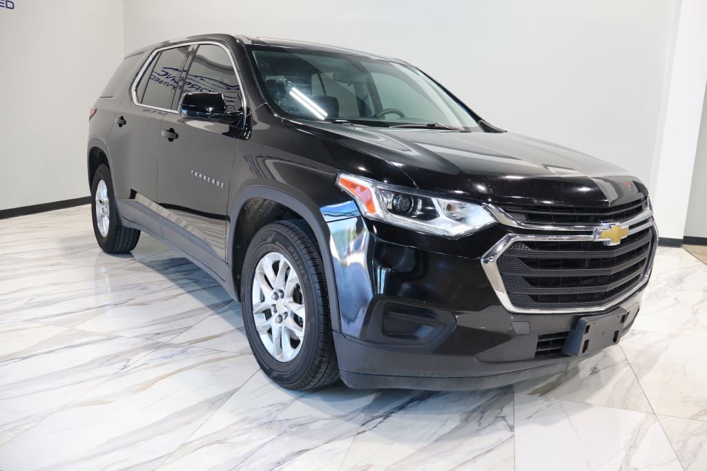 Photo 4 of this CHEVROLET TRAVERSE