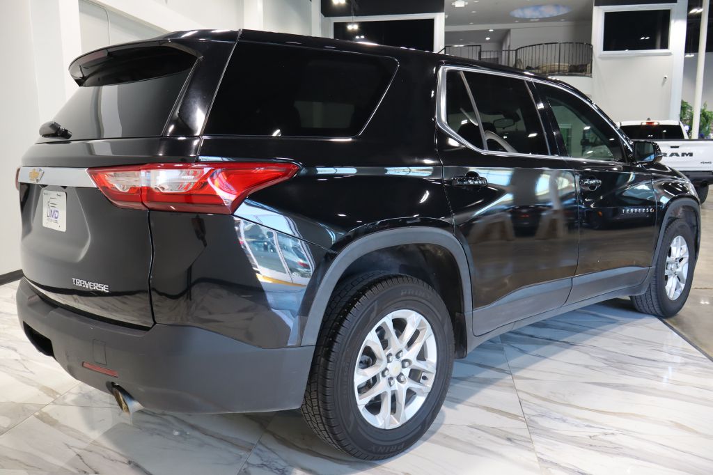 Photo 6 of this CHEVROLET TRAVERSE