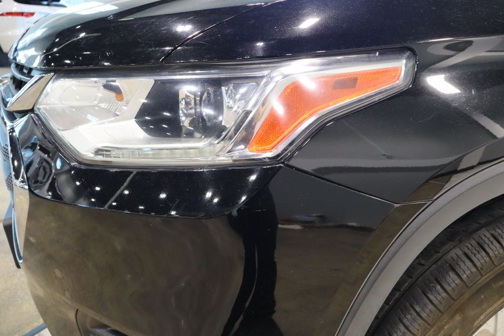 Photo 10 of this CHEVROLET TRAVERSE