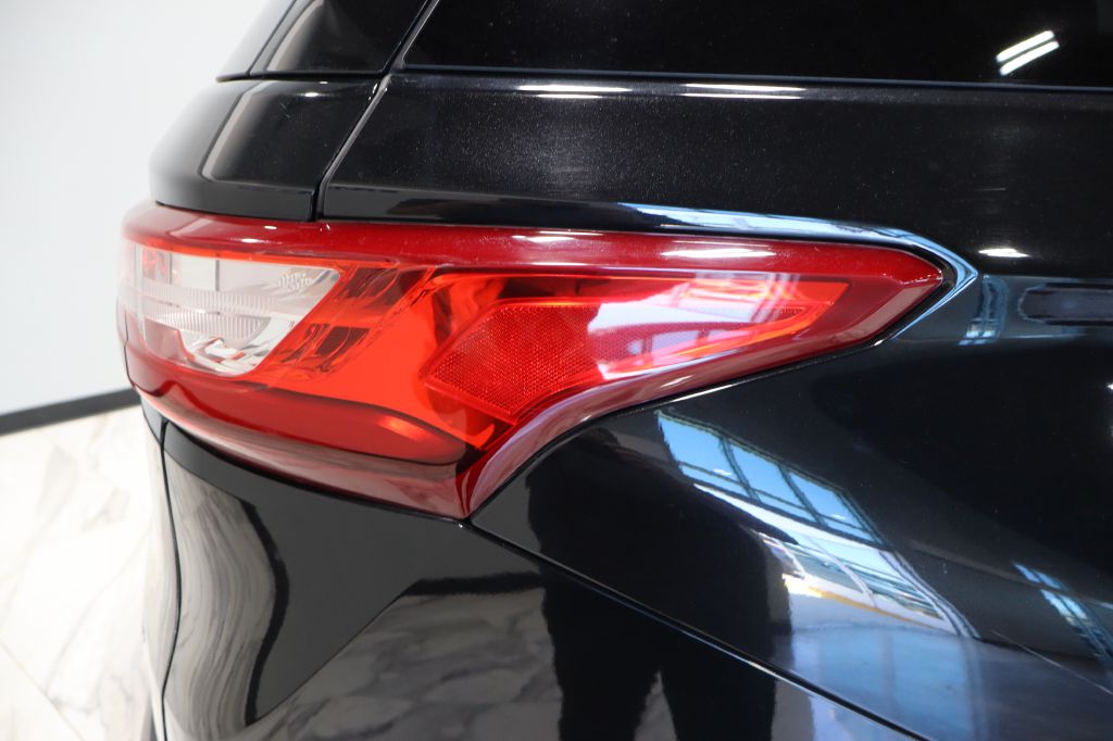 Photo 18 of this CHEVROLET TRAVERSE