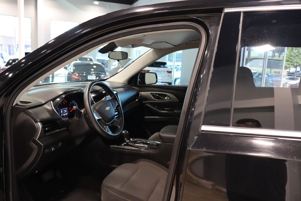 Photo 24 of this CHEVROLET TRAVERSE