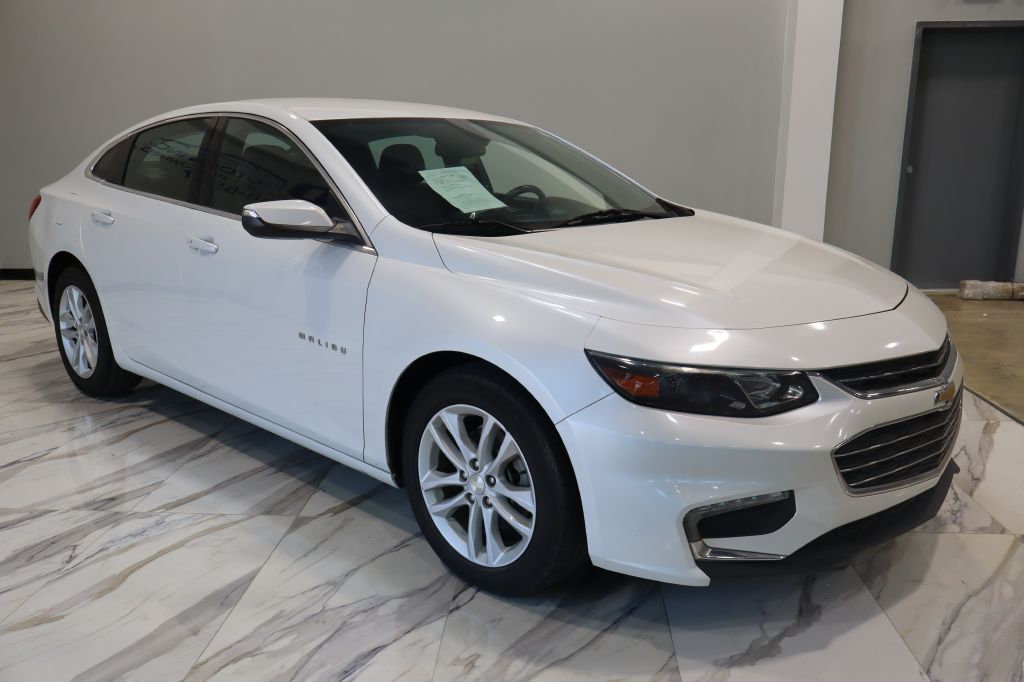 Photo 3 of this CHEVROLET MALIBU