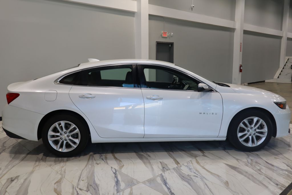 Photo 4 of this CHEVROLET MALIBU