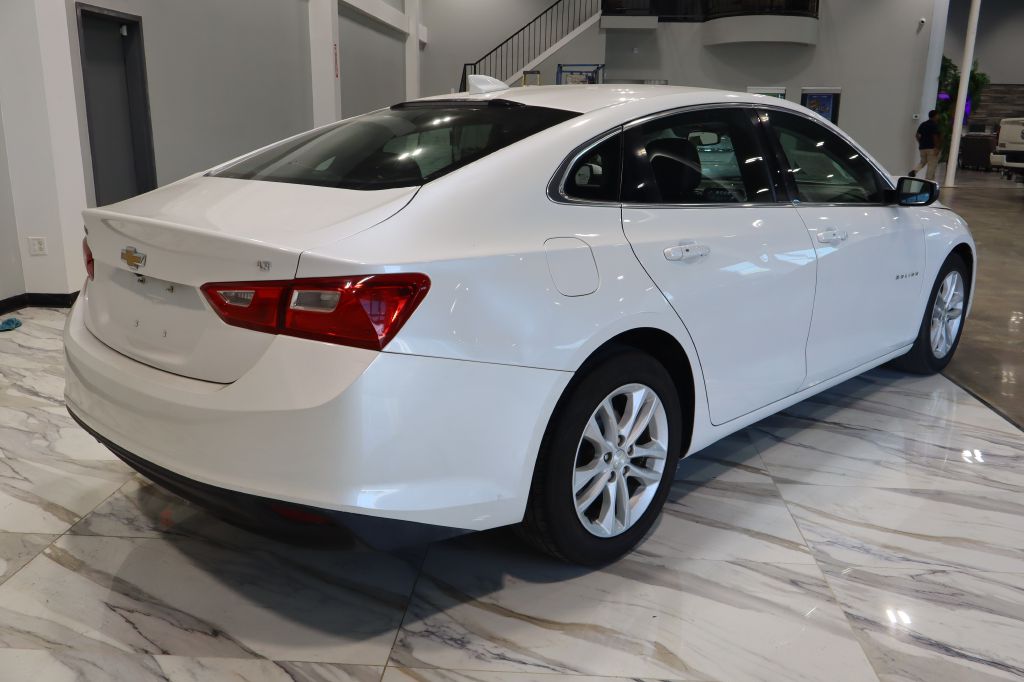 Photo 5 of this CHEVROLET MALIBU
