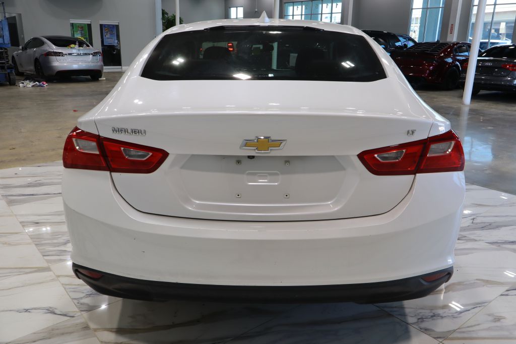 Photo 6 of this CHEVROLET MALIBU