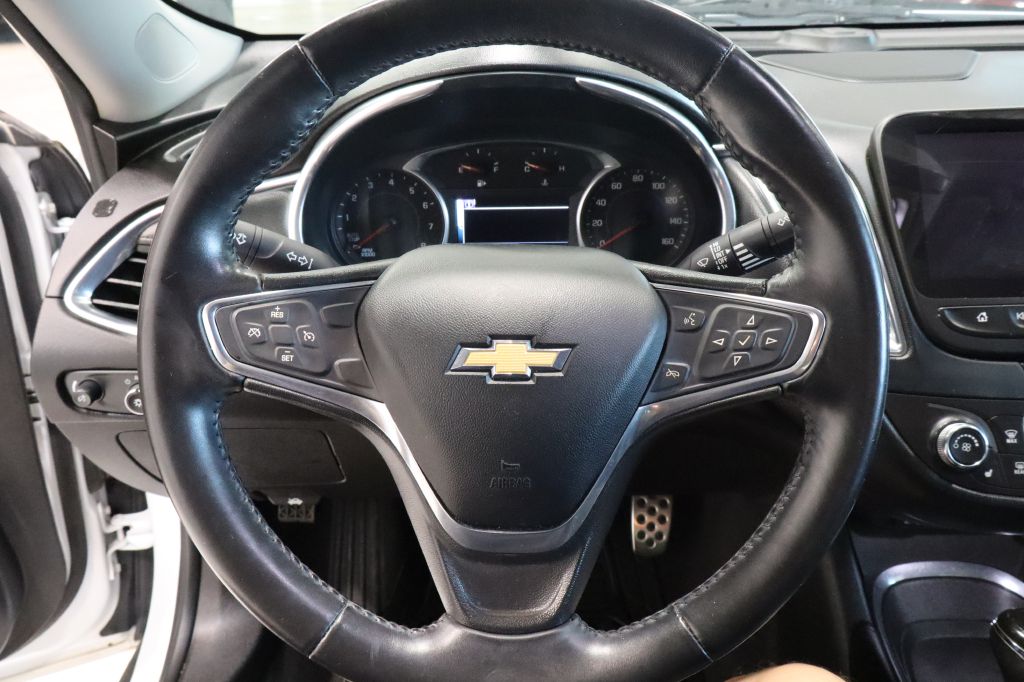 Photo 18 of this CHEVROLET MALIBU