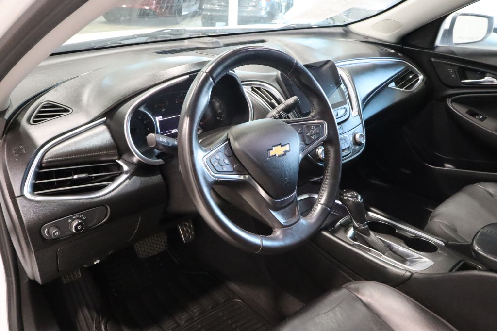 Photo 27 of this CHEVROLET MALIBU