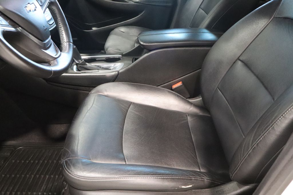 Photo 29 of this CHEVROLET MALIBU