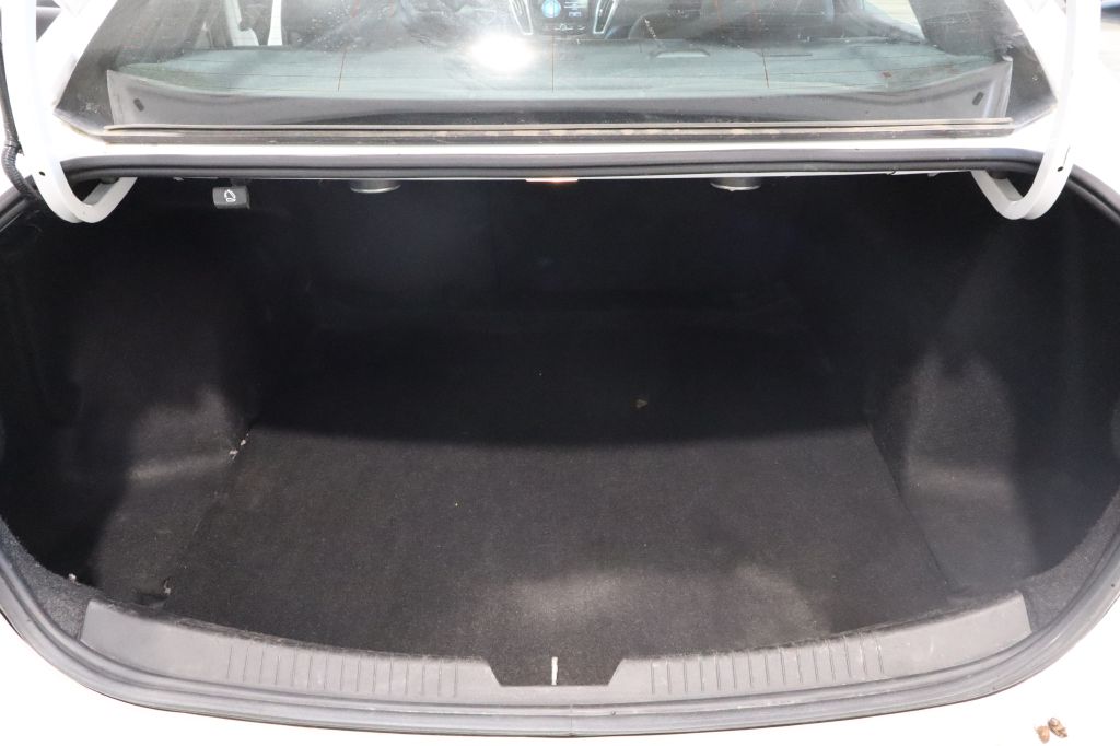 Photo 34 of this CHEVROLET MALIBU