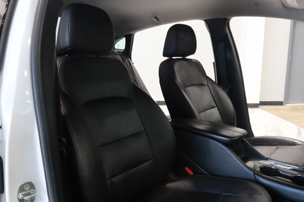 Photo 39 of this CHEVROLET MALIBU