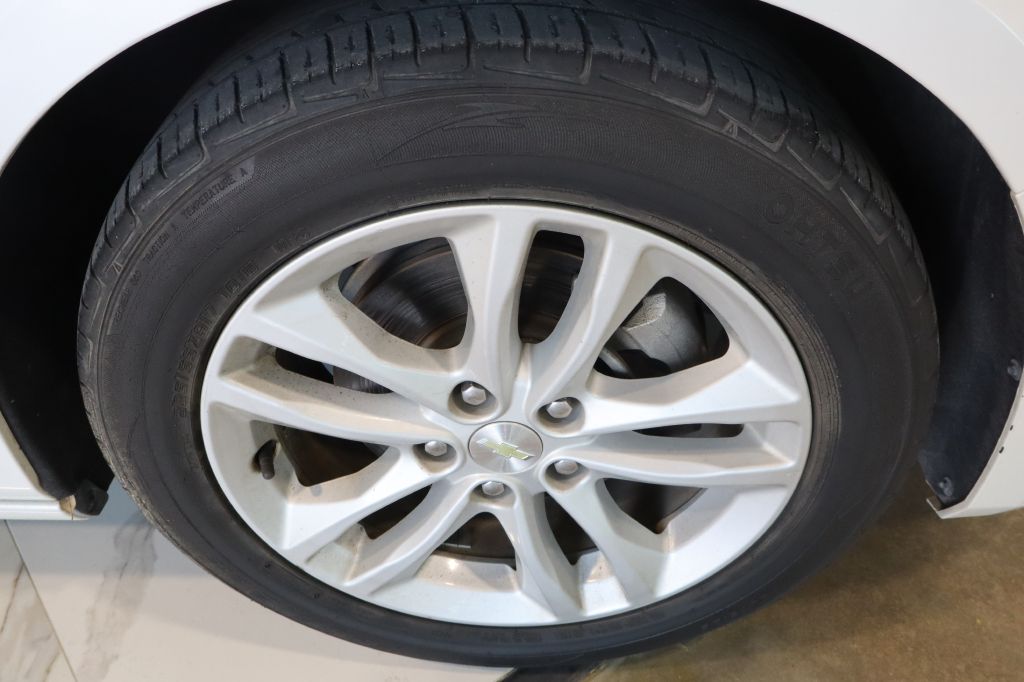 Photo 45 of this CHEVROLET MALIBU