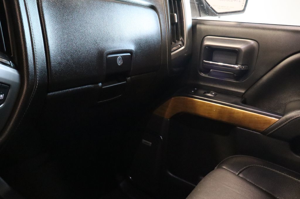 Photo 43 of this CHEVROLET SILVERADO 1500