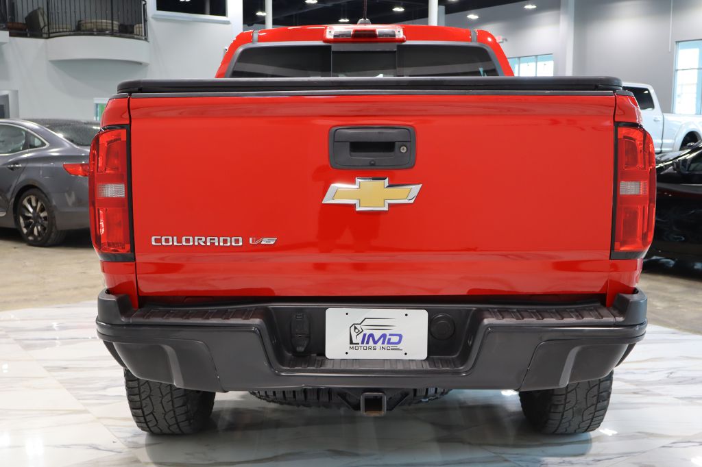 Photo 4 of this CHEVROLET COLORADO