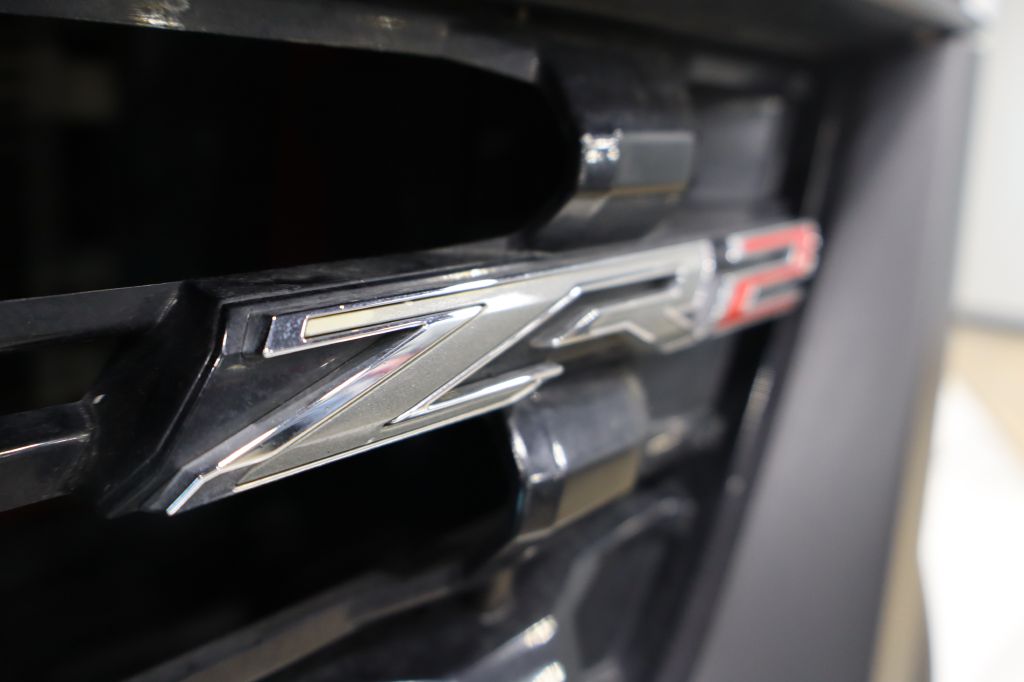 Photo 8 of this CHEVROLET COLORADO