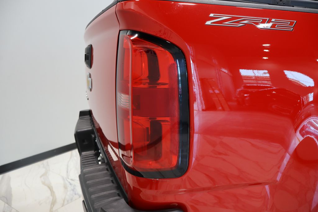 Photo 18 of this CHEVROLET COLORADO